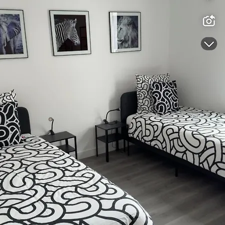 Maison Moderne Сasa de vacaciones *